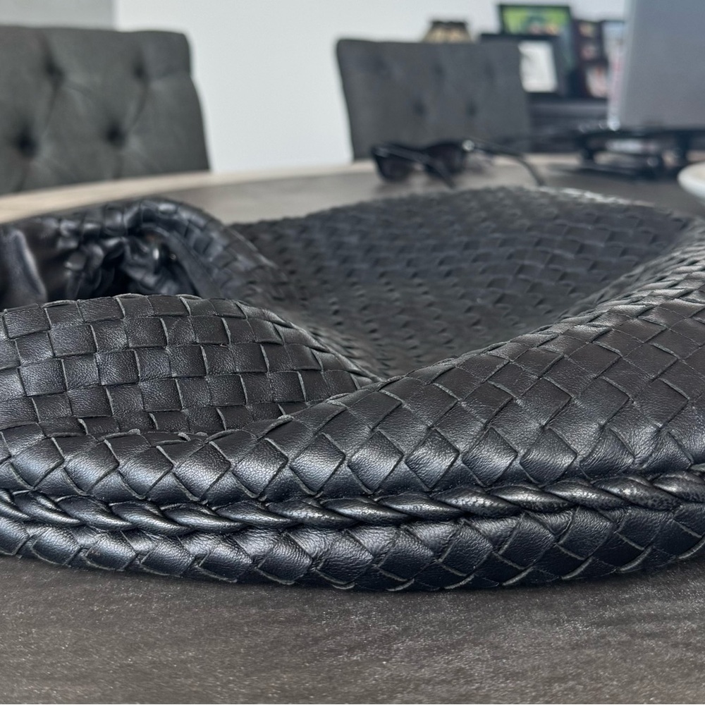 Bottega Veneta Medium Hobo Black - Picture 7 of 15
